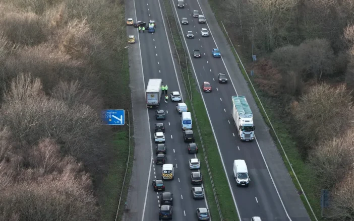 Horrorbaleset karácsony este Kentben: fiatal nő vesztette életét az M2-es autópályán Horrorbaleset karácsony este Kentben: fiatal nő vesztette életét az M2-es autópályán