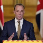 A brit kormány elhintette, hogy mikor tervezik elkezdeni feloldani a korlátozásokat