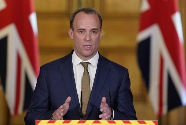 A brit kormány elhintette, hogy mikor tervezik elkezdeni feloldani a korlátozásokat