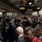 Késések, tömeg és káosz volt reggel több londoni metróvonalon is