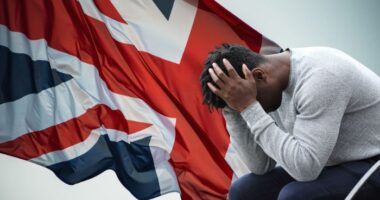 Tömegesen hagyják ott végleg a munkahelyeiket az emberek Nagy-Britanniában - dolgozók százezrei tűntek el teljesen a munkaerőpiacról