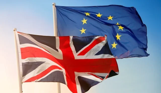 Hatalmas politikai vita: „árulásról” beszélnek a britek és az EU közötti új tervek miatt