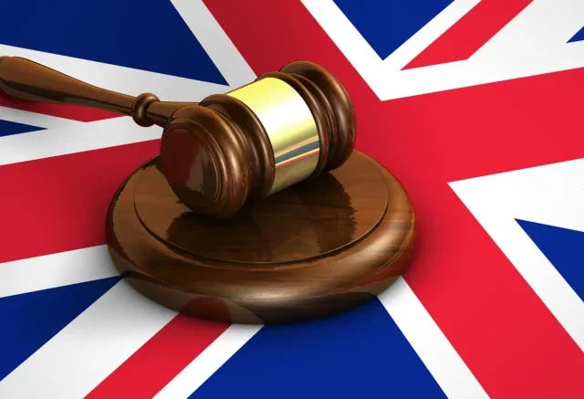 Gyökeres változások jönnek 2026-ban, amik az Angliában dolgozó magyarokat is érintik