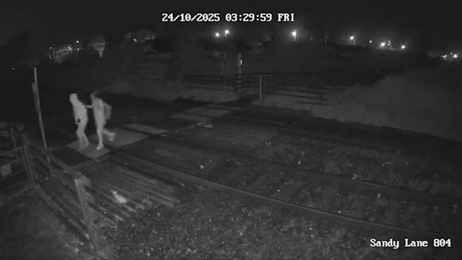 „A legőrültebb napom volt” - Kalapáccsal végzett az anyjával, majd posztolt róla egy fiatal srác Nagy-Britanniában