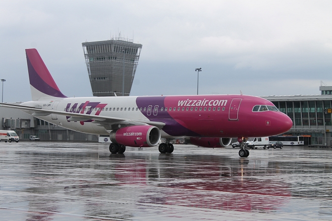 Villám csapott a WizzAir Budapestre tartó járatába 4