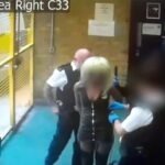 Botrány a brit rendőrségnél: videók rögzítették, amin rendőrök arról beszélnek, hogy a migránsokat le kell lőni, és egyéb sokkoló megjegyzések
