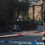 Savval locsoltak le egy kisgyerekes családot, egy srácot pedig lelőttek az utcán Londonban