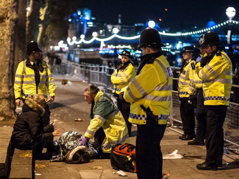 As the clean up operation gets underway, police officers deal with the casualties of drinking after the New Year 2016 celebrations in London Featuring: View, Atmosphere Where: London, United Kingdom When: 01 Jan 2016 Credit: WENN.com