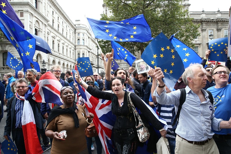 Hatalmas tüntetés szerveződik Londonban, hogy megállítsák a britek kilépését 2