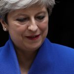 Teljes a fejetlenség Nagy-Britanniában: saját pártja is leváltaná a miniszterelnököt