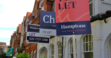 Közzétették, mennyivel áldoznak többet a fizetésükből lakhatásra az albérlők, mint a lakástulajdonosok Angliában – a helyzet egyre súlyosabb