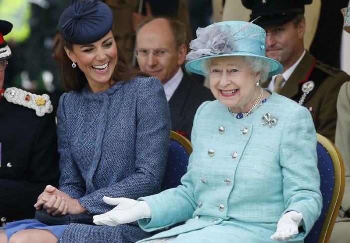 10 dolog, amit az angol királynő megtehet, de te nem 1