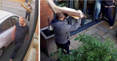 Halálra késelte a szomszédját, majd rágyújtott egy cigire a holttestén egy férfi Angliában