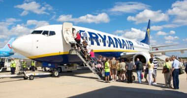 Szuperolcsó repjegyek nyárra a Ryanairnél csomó nyaralóhelyre már 2-3 ezer forinttól
