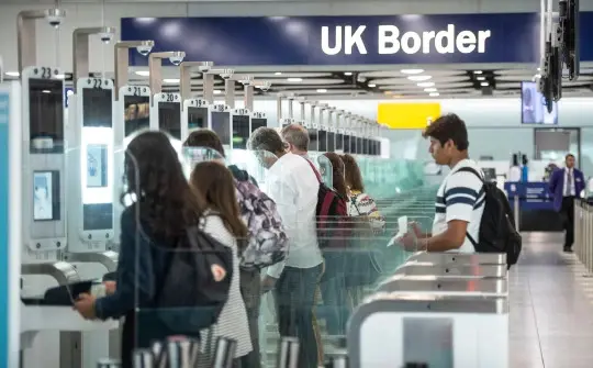 Figyelem! A repülőterek dolgozói is sztrájkot hirdettek Nagy-Britanniában, megbénulhat az utazás mindenhol karácsony és szilveszter környékén 1