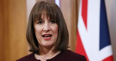 A brit kormány új terve, amivel a megtakarítással rendelkezők vagyona több, mint négyszeresére is nőhet