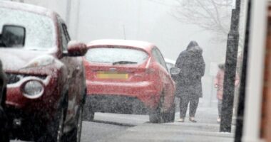 A Met Office közzétette, mikor fog újra esni a hó Londonban és az ország délebbi részein, a mai naptól egyre nagyobb közlekedési káosz várható Nagy-Britanniában