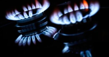 Elképesztő összegeket kaszáltak az energiaipari cégek, miközben milliók lassan a számláikat sem tudják befizetni Nagy-Britanniában