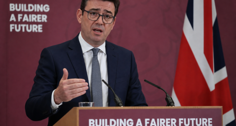 70 ezer új otthont építenének Angliában - Andy Burnham hatalmas lakásépítési programot jelentett be