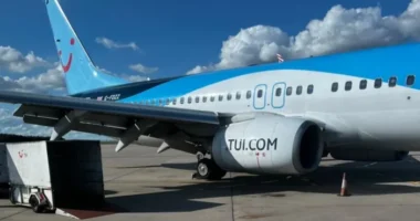 Defektes kerékkel hajtott végre kényszerleszállást az egyik repülőjárat Angliában