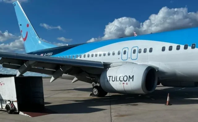 Defektes kerékkel hajtott végre kényszerleszállást az egyik repülőjárat Angliában