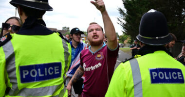 Tüntetések és összecsapások menekültszállodák körül: egyre nagyobb a feszültség a migránsok miatt