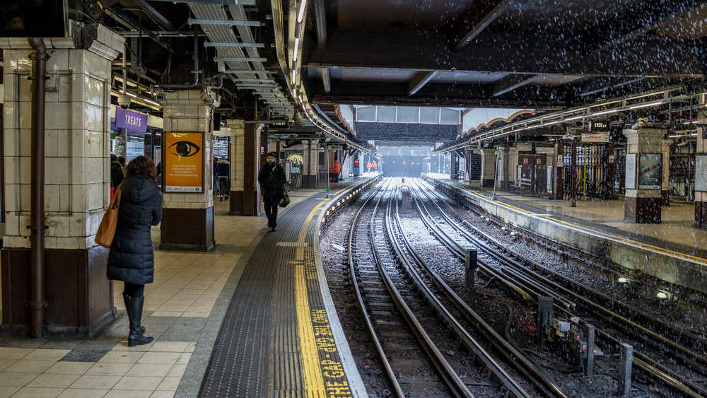 A metrókocsi alá esett egy 3 éves kislány a Baker Street megállónál 2