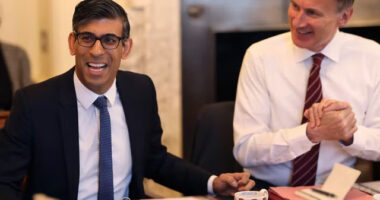 Beismerték, hogy „félrevezető” információkat közöltek a válság kapcsán Nagy-Britanniában