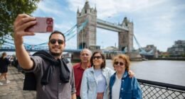 Turistaadó Angliában: pluszköltség várhat a szállodákban megszálló látogatókra