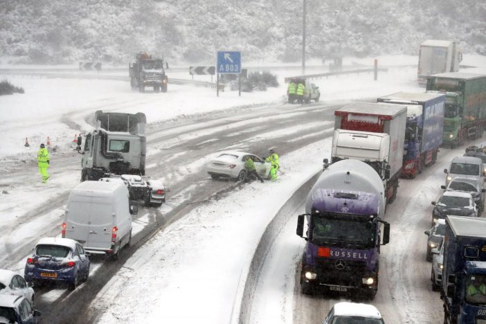 Legmagasabb fokozatú vörös riasztás Nagy-Britannia több pontján: hóviharok és dermesztő hideg országszerte 6