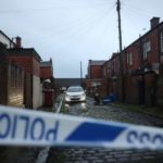 Egy anyuka és két gyermeke holttestére bukkantak Angliában, Boltonban