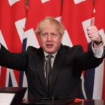 A mai nappal végre megkezdődik a korlátozások feloldása Nagy-Britanniában (részletek)