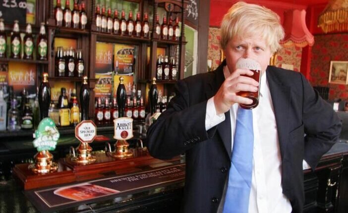 A brit politikusok bort isznak, de vizet prédikálnak. Vannak, akikre nem vonatkoznak a szabályok?