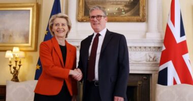 Történelmi pillanat, megköttetett az új Brexit-reset megállapodás az EU és Nagy-Britannia közt - a brit miniszterelnök bejelentése