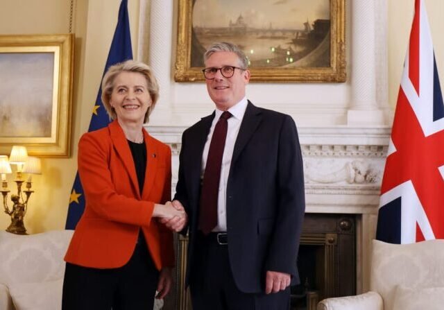 Történelmi pillanat, megköttetett az új Brexit-reset megállapodás az EU és Nagy-Britannia közt – a brit miniszterelnök bejelentése