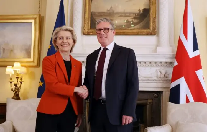 Történelmi pillanat, megköttetett az új Brexit-reset megállapodás az EU és Nagy-Britannia közt - a brit miniszterelnök bejelentése