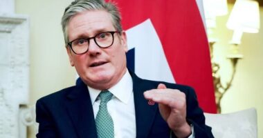 "Nagy-Britannia nem működik": A brit miniszterelnök bejelentése a nem dolgozók munkába állítása és a támogatások csökkentése kapcsán