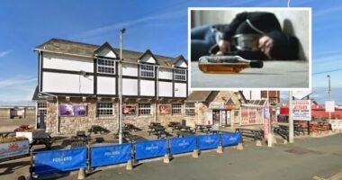 Fiatal gyerekek, köztük 13-15 évesek is eszméletvesztésig piálták és drogozták magukat, úgy találtak rájuk a földön heverve Nagy-Britanniában egy tengerparti településen