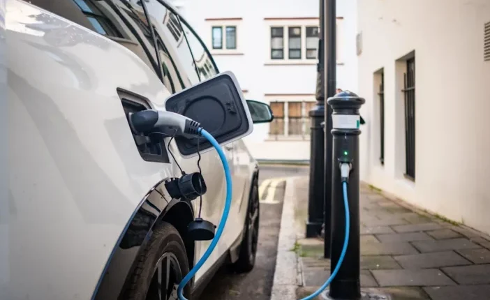 Bővül az elektromos autók listája, amire az állam támogatást ad Nagy-Britanniában