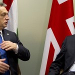 „Mi nem vagyunk élősködők.” – A brit miniszterelnök mai találkozója Orbán Viktorral