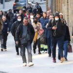 Koronavírus hírek: Angliában új szabályok holnaptól, Magyarországon szigorítások mától