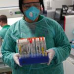 Koronavírussal fertőződött a vírust kimutató tesztelő eszközök egy része, amit Angliába küldtek