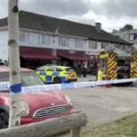 Costa kávézóba hajtott egy autó Angliában, Oxfordshire-ben – hárman kórházban