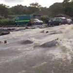 Hatalmas áradás egy angliai faluban: helikopterrel mentették az embereket