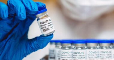 Kötelező Covid oltás Nagy-Britanniában: három érv mellette és ellene, te mit gondolsz?