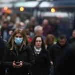 2 új covid variáns terjed Nagy-Britanniában – mik a tüneteik és minden amit eddig tudni lehet