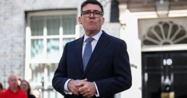 Új miniszterelnök, új remények Angliában: mit ígért Andy Burnham a megélhetési válságra, és mi valósult meg eddig?