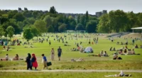 Mini hőhullám jön az Egyesült Királyságban: Akár 26°C is lehet napokon belül 2
