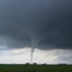 Tornádó is jöhet Nagy-Britanniában – súlyos viharokra figyelmeztet a Met Office a forróság közepette