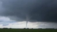 Tornádó is jöhet Nagy-Britanniában – súlyos viharokra figyelmeztet a Met Office a forróság közepette